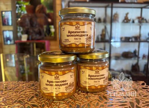 Arakhisovo-shokoladnaya-pasta